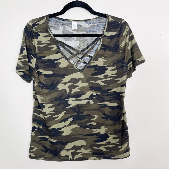 Boutique Camo Printed Cross Front V Neck Short Sleeve Tee Small S Green Brown - Picture 1 of 7
